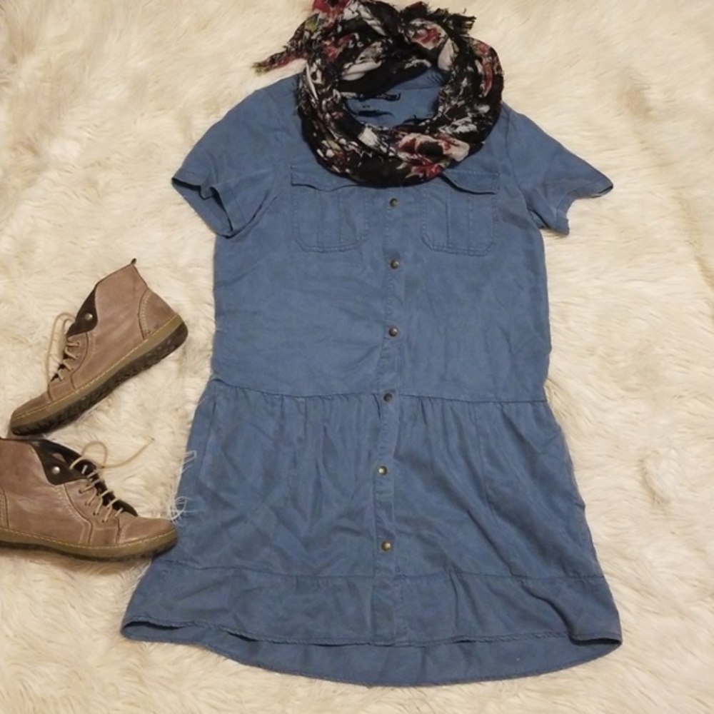 Blue denim‎ snap front dress medium